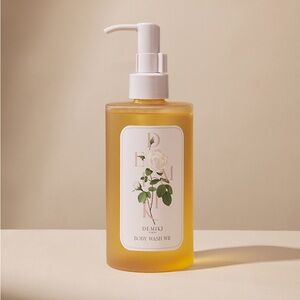 DEMIKI Body Wash (White Rose) set /2 NIB